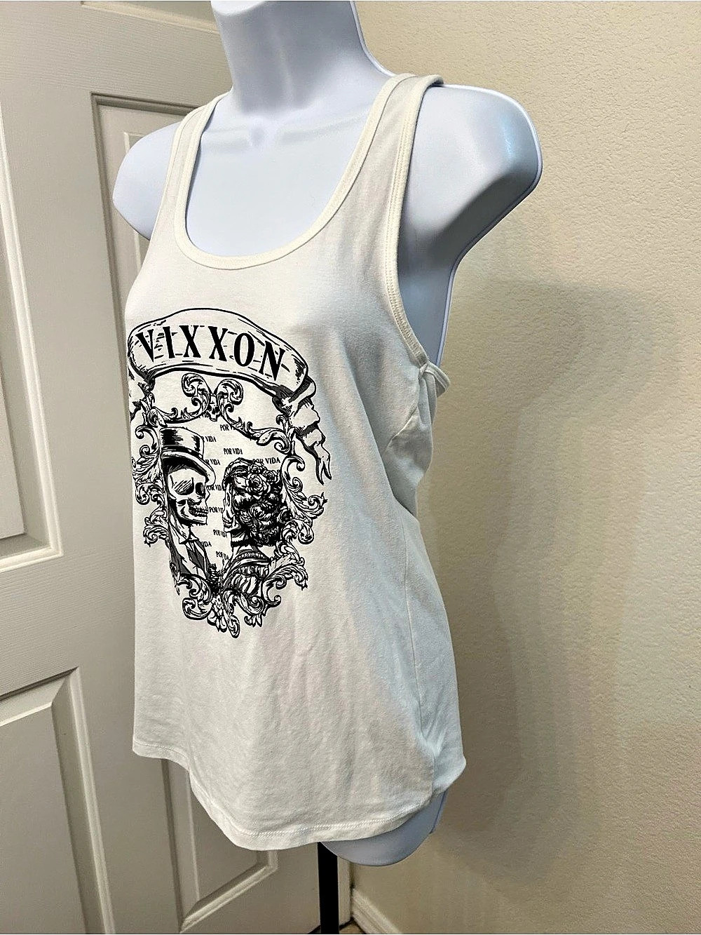 Vixxon Graphic Racerback Tank Size Large - Picture 3 of 5
